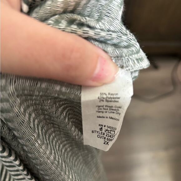 W5 Green and White Striped Button Detail Plus Size 2X - Picture 6 of 6